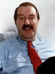 Gorden Kaye Actor Allo Allo at Home Print (00133). Art Prints, Posters &  Puzzles from Memory Lane