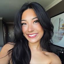 Emily Cloud (@emilysonline) • Instagram photos and videos