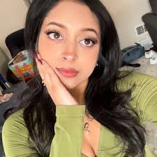 Female roommate wanted for university housing