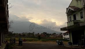 Setianegara adalah desa di kecamatan cilimus, kuningan, jawa barat, indonesia. Kebakaran Di Kaki Gunung Ciremai Terlihat Jelas Dari Sejumlah Daerah Bingkaiwarta