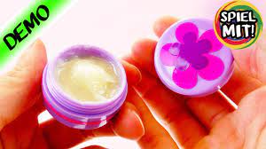 Verwenden sie die selbstgemachten rezepturen nicht länger als sechs monate und entnehmen sie den inhalt stets mit sauberen fingern, um eine kontamination mit bakterien zu. Lippenpflege Selber Machen Diy Set Fur Kinder Lipbalm Mit Geschmack Herstellen Und Verschenken Youtube