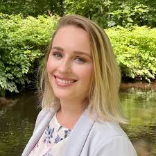 Jessica Brum's Instagram, Twitter & Facebook