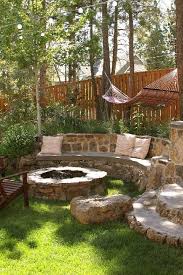 Garten Gemauer Feuerschale Garten Gemauer In 2020 Small Backyard Landscaping Backyard Garden Landscape Backyard Landscaping Designs