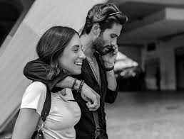 Όσα θες να ξέρεις για τον νέο coach του gntm 3. Giwrgos Karabas H Syzygos Toy Apokalyptei To Paraskhnio Ths Gnwrimias Toys Prin Apo Deka Xronia Video