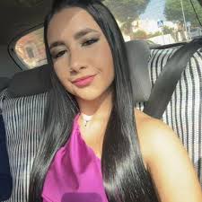 LAURA BAZÁN Estilistas