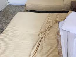 Ebay doppelbett, italienisches design von möbel hübner erle teilmassiv (rahmen und füße). Italienisch Gemachtes Bett Auf Kaltem Boden Picture Of Residenza Ca Dario Corte Canal Venice Tripadvisor