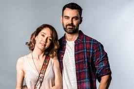 Isabela garcia and carmo dalla vecchia were in cama de gato (2009) together. Conheca Paul Personagem De Carmo Dalla Vecchia Na Novela Orfaos Da Terra Noticiasdetv Com