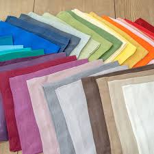 No (this is a solid fabric) size options: Washed Linen Napkin Series Jan De Luz Linens