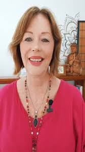 Caroline Wisdom's Instagram, Twitter & Facebook