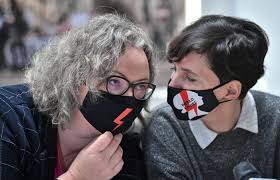 „kobiety, które stoją na czele rewolucji, to marta lempart , klementyna suchanow i agnieszka czerederecka. Kto Stoi Za Strajkiem Kobiet