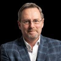 Lynn Wicks's Instagram, Twitter & Facebook