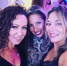 Anemos… Mykonos night 💃🏼 Bongos, a sexy belly dancer, lots of laughs and  one too many cocktails 🍸 … #anemosgreekcuisine #mykonosnight #bongos  #bellydancer