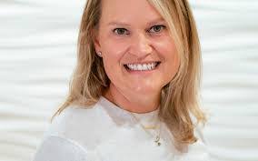 Jennifer Hensley's Instagram, Twitter & Facebook