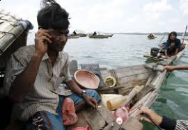 Selain suku melayu, suku laut merupakan suku asli yang menghuni kepulauan riau. Lingga Akan Usulkan Suku Laut Yang Masih Hidup Diperahu Dapat Rtlh Tribun Batam