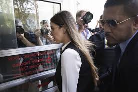 She is believed to have gotten married in 2007 on her 18th birthday. The Latest El Chapo S Wife Arrives At Sentencing Hearing Taiwan News 2019 07 17 21 21 07