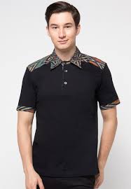 Berbeda dengan model baju batik pria, maka busana untuk wanita ini tersedia dengan beragam model dan desain yang bisa anda pilih sesuai selera anda. Model Baju Batik Kombinasi Pria Terbaru Grosir Batik Solo Terkini
