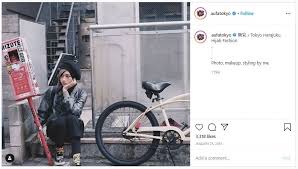 Seperti baju muslim gaya yang menonjolkan kesan modern dengan perpaduan warna serta teknik potongan yang begitu serasi. Inspiratif Lika Liku Selebgram Indonesia Kembangkan Style Hijab Ala Jepang