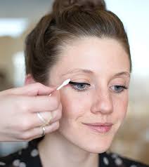 How to apply eyeshadow with q tip. Q Tip Beauty Tricks Cotton Swab Hacks For Makeup Hair And Skin