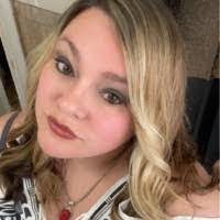 Amanda Lanzarin's Instagram, Twitter & Facebook