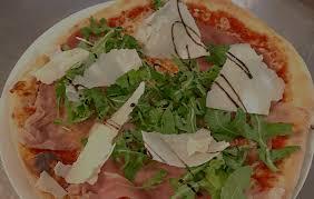 Sie erreichen uns telefonisch unter (02244) 8713720. Leckere Italienische Kuche La Casa Della Pizza