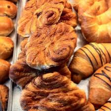 Franzbrotchen Und Hornchen Bakeries Bakery Essen Food Franzbroetchen German Germany Hamburg Hoernchen Nort In 2020 Food Garden Crafts For Kids Food To Make