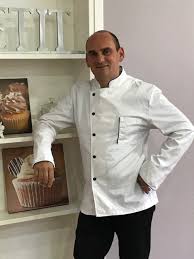 Pour devenir chef cuisinier il est donc indéniable qu'il faut de tout au long de sa carrière, avant de devenir chef cuisinier, le professionnel passe par les autres postes de la brigade et perfectionne ses. Cap Cuisine Richard Temoigne Sur Son Stage De Cuisine A L Elysee