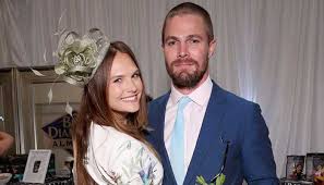 Amell worked on numerous films and tv series before his breakthrough. Lmf1iyo86xibpm