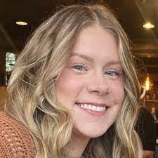 Anna Sheanshang's Instagram, Twitter & Facebook