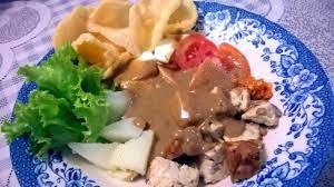 Gado Gado Siram One Of Indonesia S Most Popular Dish It Consist Of Fried Tempeh Sliced Tomatoes Tofu Lontong Lettuce Boiled Potatoes All Mix Together Wit