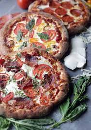 Three Different Homemade Pizza Recipes With No Knead Pizza Crust Recipe Pizza Recipes Homemade Homemade Pizza Recipes