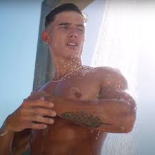 Too hot to handle follows 10 singletons as they attempt to find love in a villa for four weeks. Too Hot To Handle S Cam Shocks With Solo Sex Act In The Shower As Pals Stand Guard Mirror Online