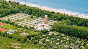 The sand beach, which is 14 kilometres long and the broadest on the german baltic coast, scores highly thanks to its size, visual attractions and the vibrancy on the promenade. Djh Jugendherberge Warnemunde Rostock Warnemunde Holidaycheck Mecklenburg Vorpommern Deutschland