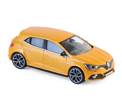 Delivers adaptive motorsport technology to everyday driving. Renault Megane Rs 2017 Orange