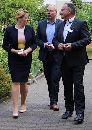 Giffey stimme krankheit giffey stimme krankheit im dorf briesen in fürstenwalde in der ddr wuchs franziska giffey mit ihrem bruder auf. Rundschau Online November 2019 Artikel Informationen Aus Der Stephanus Stiftung