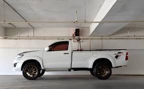 Mulai dari kabin tunggal hingga dobel cabin tinggal disesuaikan dengan kebutuhan kerja dan aktivitas anda. Toyota Hilux Single Cab Yang Ini Pun Boleh Juga Jadi Laju Dan Cantik Mekanika