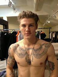 Pin By Dannyy Lund On Hotties Wing Tattoo Men Tattoos For Guys Wings Tattoo