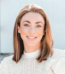 Jayne Bishop's Instagram, Twitter & Facebook