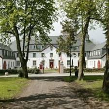 Das Romantische Schloss Auel Golf Und Tagungshotel In Lohmar Befindet Sich In Einem Ehemaligen Wasserschloss Au Tagungshotel Hochzeitslocation Hotel