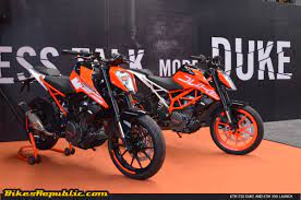 Ktm has left no stone unturned to made it appealing for the drivers who love racing stunts and long rides on weekends. Ktm 250 Duke And Ktm 390 Duke Launched Priced From Rm 21 730 Bikesrepublic