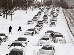 2 dead, 2 hurt in lake shore drive crash in douglas. Lake Shore Drive In Chicago Paralyzed As Snowstorm Bears Down