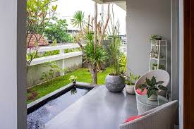 Contoh desain taman rumah minimalis sederhana. 8 Inspirasi Menata Taman Cantik Di Rumah Mungil Halaman All Kompas Com