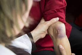 If you notice one or more of the signs below in yourself or someone else, call 911 or your local emergency number right away. Pain In Left Arm Possible Causes Other Symptoms And Treatment