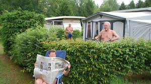 Schöner ist es, wenn man nichts anhat