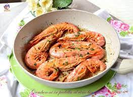 Gamberoni In Padella Al Vino Bianco Ricetta Veloce Gustosissima Ricette Cucinare Il Pesce Vino Bianco