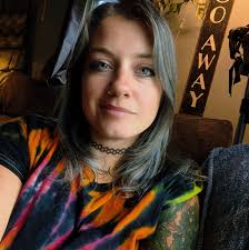 What are some weird little roadside attractions, shops, and stores to visit  in Ohio?