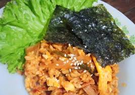 Makanan ini mudah dibuat karena hanya memerlukan nasi, kimchi, sedikit minyak. Cara Membuat Kimchi Bokkeumbab Nasi Goreng Kimchi Kesayangan Keluarga