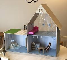 100均材料とボンドでリカちゃんのお家diy エリーちゃんにも 簡単手作りおもちゃを子供と工作してみよう お手軽可愛いドールハウスの作り方 雪見日和 リカちゃんハウス ドールハウス 作り方 ハウス