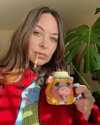 This Plastic Surgery Miss Piggy cup, with detachable ceramic joint will be  up for grabs this Sunday at 12pm PST! I hope to see you there! Much love  🤗💕