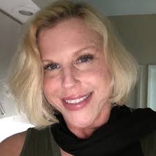 Beverly Albrecht's Instagram, Twitter & Facebook