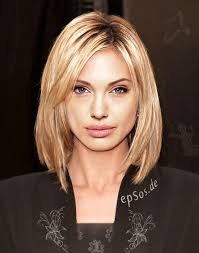 short hairstyles win the heart of angelina jolie topix angelina jolie hair angelina jolie short hair hair beauty